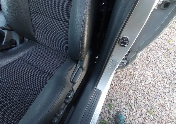 Kia Sportage cena 18900 przebieg: 240000, rok produkcji 2006 z Trzebnica małe 326